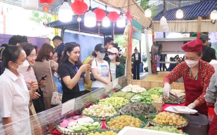 Visitors to second HCM City River Festival have chance to enjoy local dishes